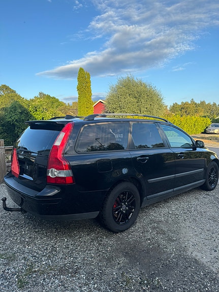 Volvo V50 4 of 5