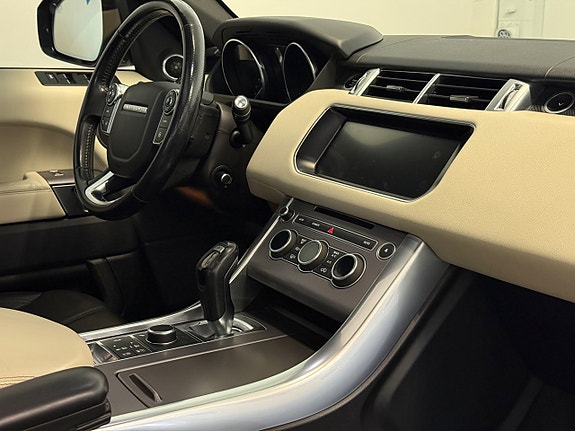 Land Rover Range Rover Sport 10 of 26