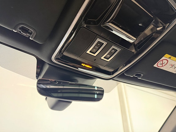 Land Rover Range Rover Sport 17 of 26