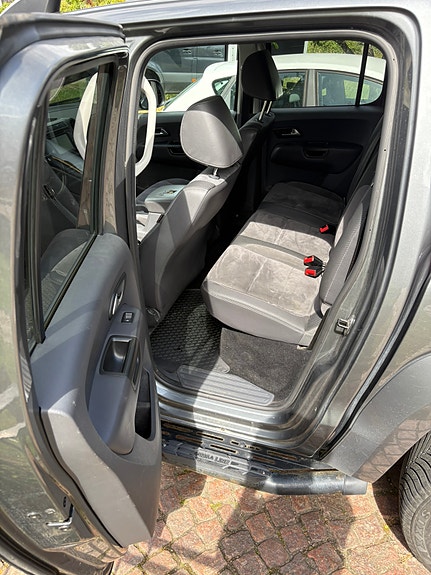 Volkswagen Amarok 6 of 9