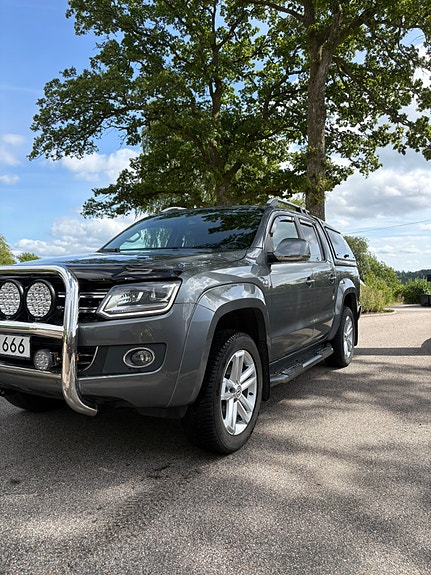 Volkswagen Amarok 2 of 9