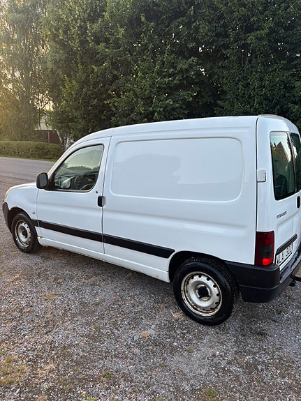 Peugeot Partner 3 of 9