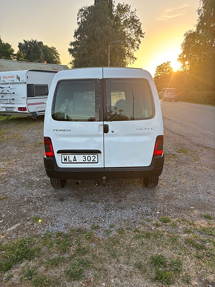 Peugeot Partner 2 of 9
