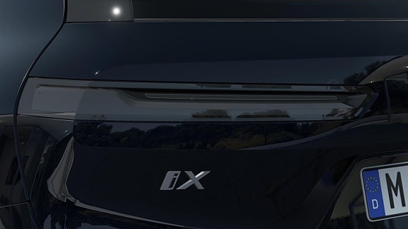 BMW iX 8 of 13
