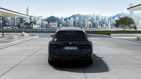 BMW iX 5 of 13