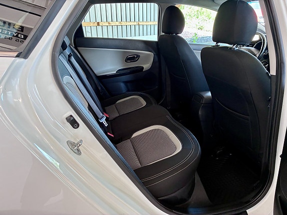 Kia Ceed 11 of 13