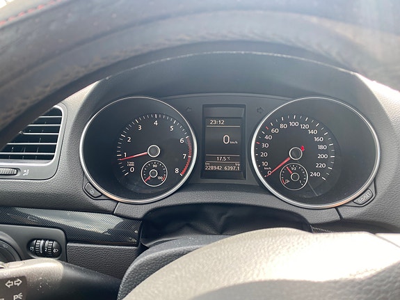 Volkswagen Golf VI 7 of 10