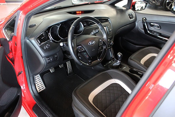 Kia Ceed 2 of 16