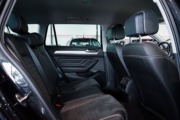 Volkswagen Passat 13 of 30