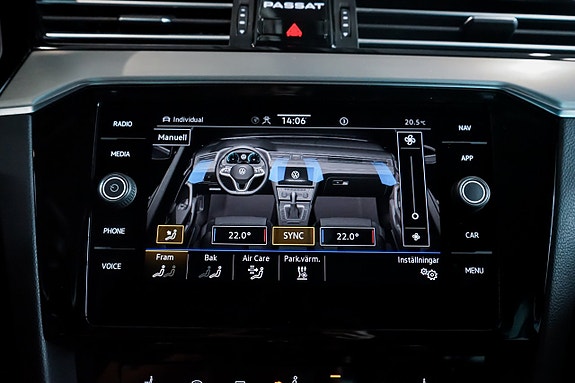 Volkswagen Passat 19 of 30