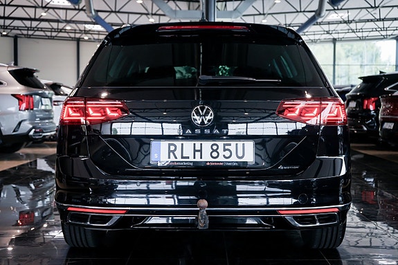 Volkswagen Passat 7 of 30
