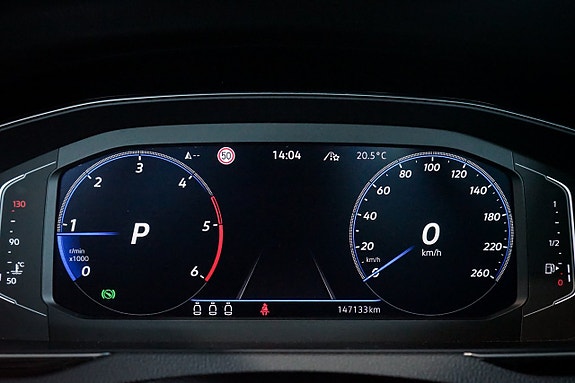 Volkswagen Passat 14 of 30