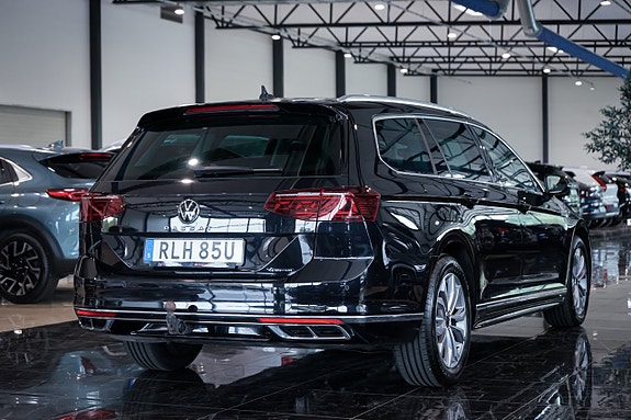 Volkswagen Passat 5 of 30