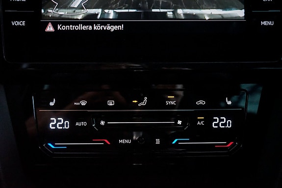Volkswagen Passat 21 of 30