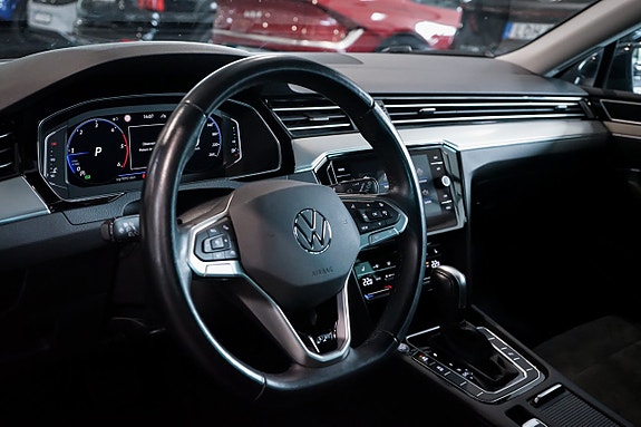 Volkswagen Passat 29 of 30