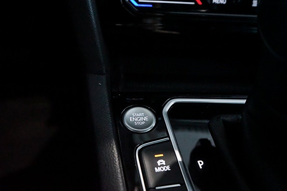 Volkswagen Passat 23 of 30