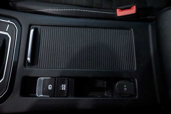 Volkswagen Passat 24 of 30