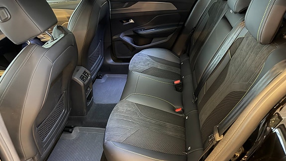 Peugeot 408 4 of 8
