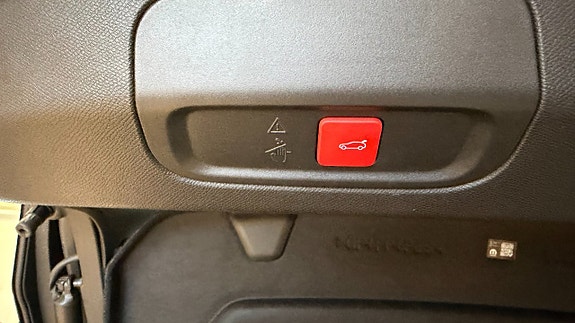 Peugeot 408 8 of 8