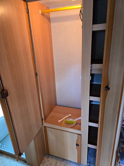 Adria Unica B 562 Ul 10 of 12