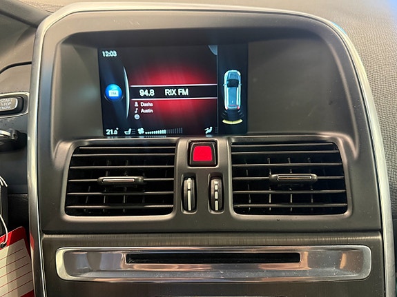 Volvo XC60 14 of 20