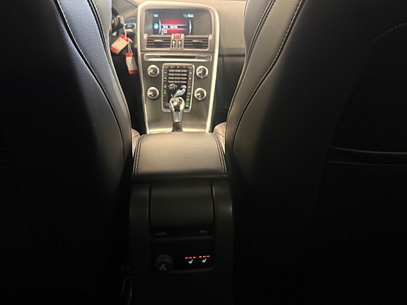 Volvo XC60 17 of 20