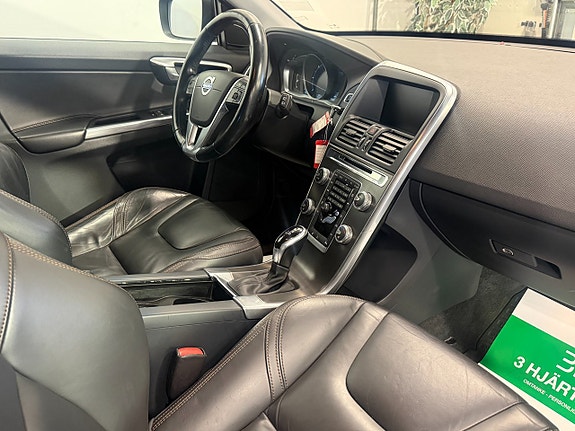 Volvo XC60 15 of 20