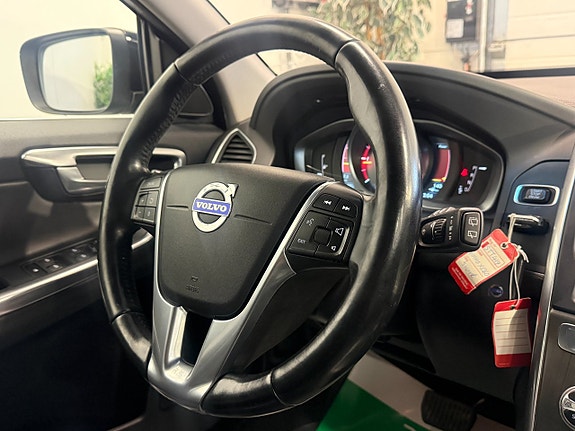 Volvo XC60 12 of 20