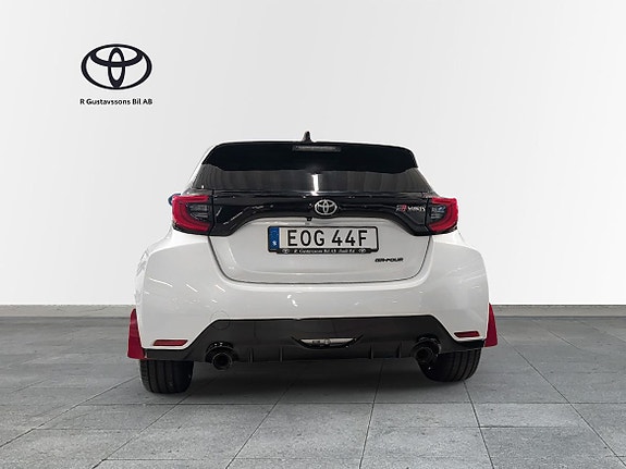 Toyota Yaris 5 of 10
