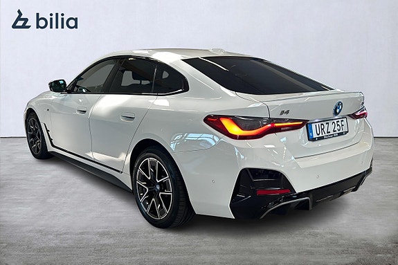 BMW i4 7 of 21