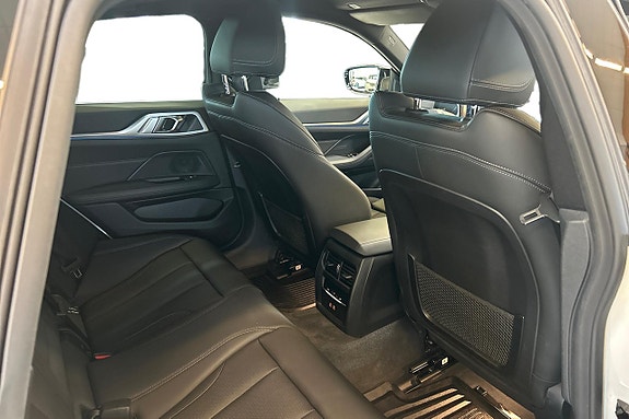 BMW i4 17 of 21