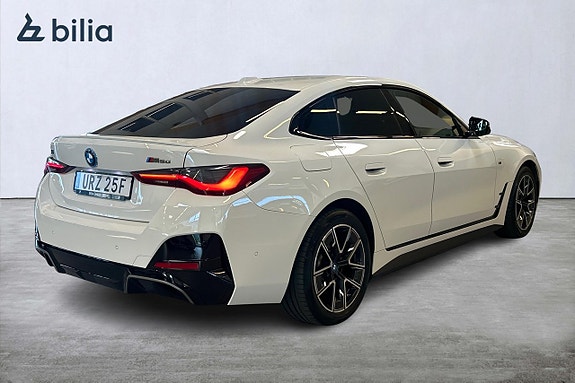 BMW i4 3 of 21