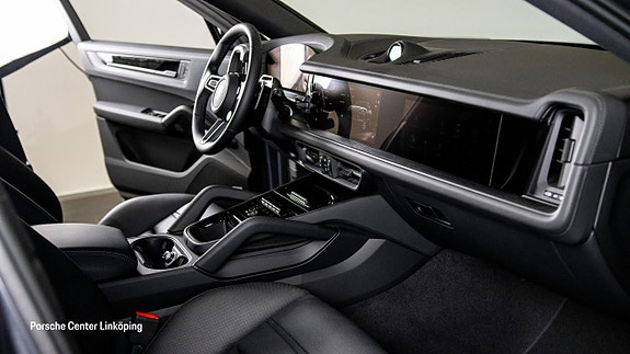 Porsche Cayenne 25 of 26