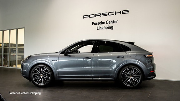 Porsche Cayenne 4 of 26