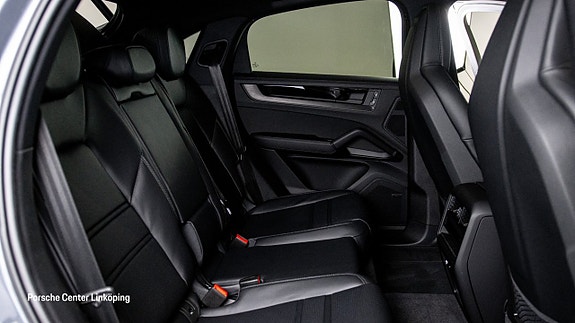 Porsche Cayenne 23 of 26