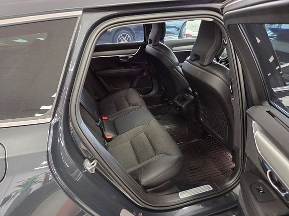 Volvo V90 14 of 30