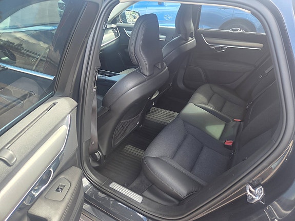 Volvo V90 4 of 28
