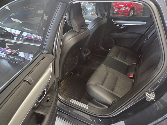 Volvo V90 4 of 30