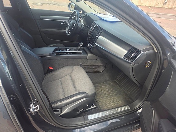 Volvo V90 13 of 28