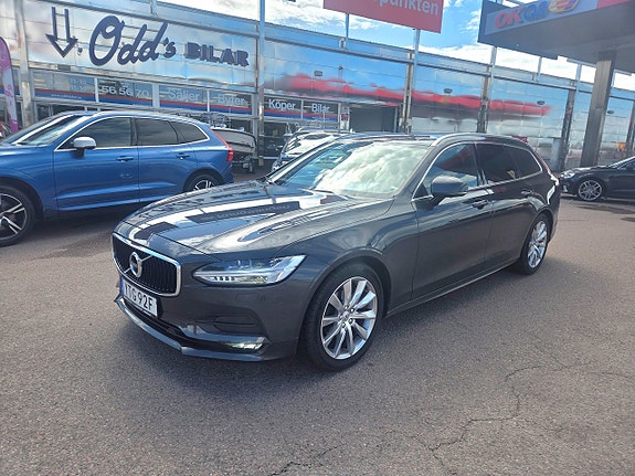 Volvo V90 2 of 28