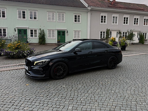 Mercedes-Benz CLA220 d 4 of 12