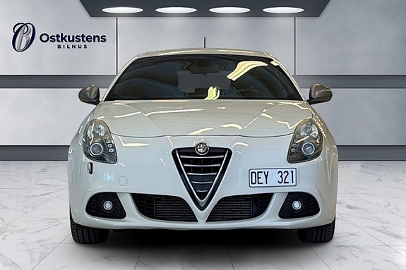 Alfa Romeo Giulietta 5 of 11