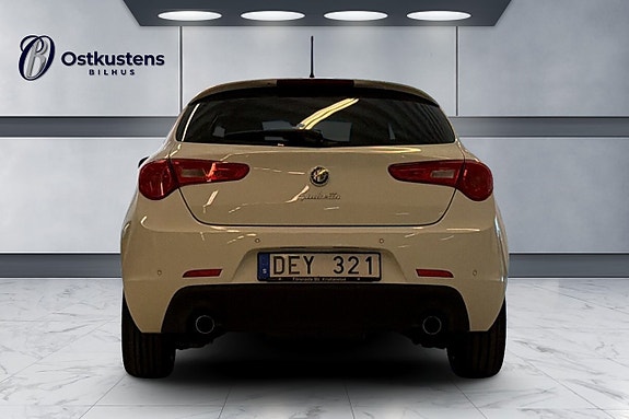 Alfa Romeo Giulietta 10 of 11
