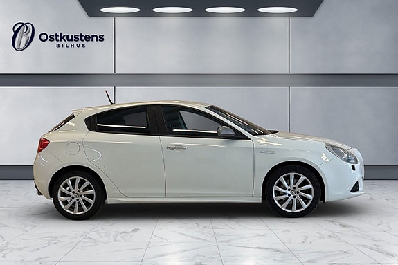 Alfa Romeo Giulietta 7 of 11