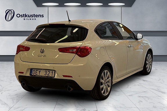 Alfa Romeo Giulietta 9 of 11