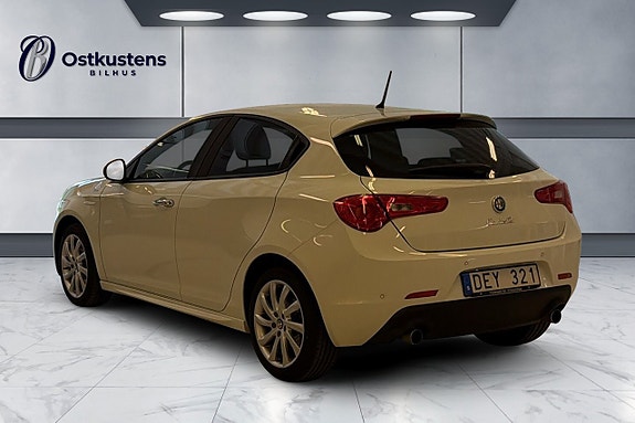 Alfa Romeo Giulietta 11 of 11