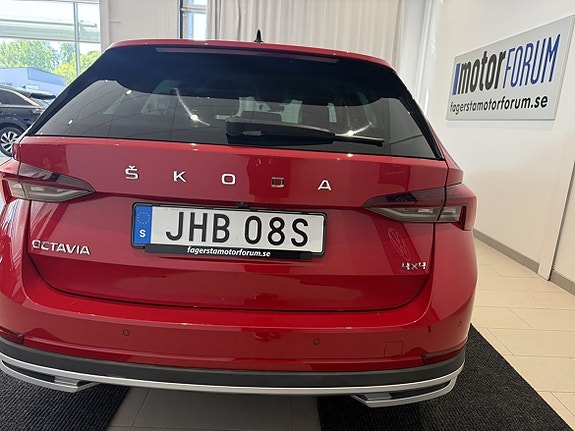 Skoda Octavia Scout 4 of 25
