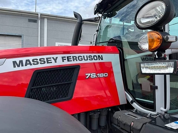 Massey Ferguson 7S.180 Dyna-6/Frontlyft 3.2t/Demo 4 of 12