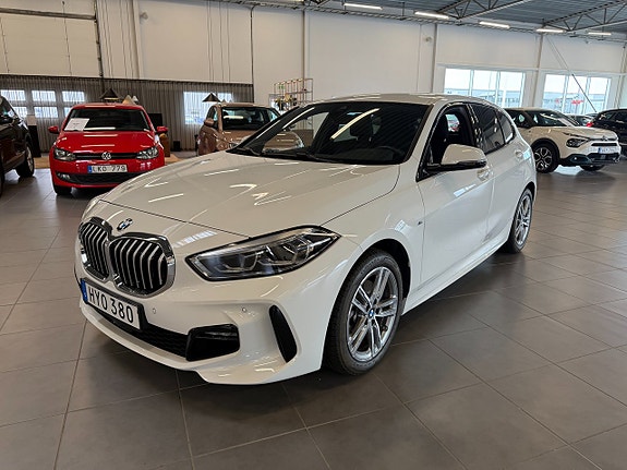 BMW 118i 3 of 11