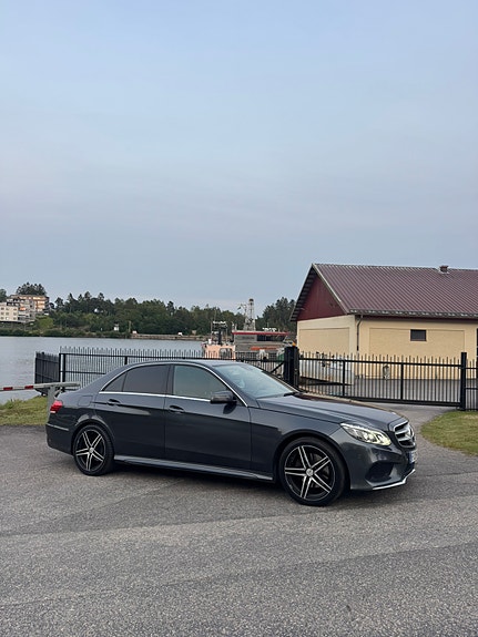 Mercedes-Benz E220 d 2 of 13